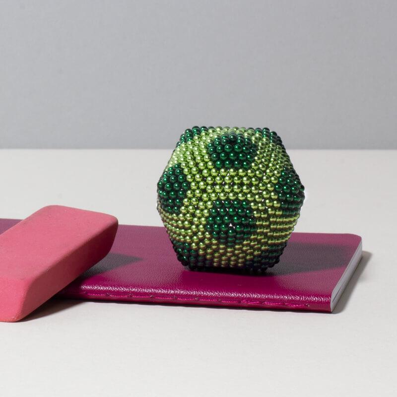 Metallic Speks Magnet Balls