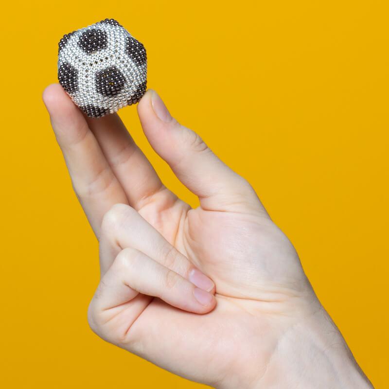 Metallic Speks Magnet Balls