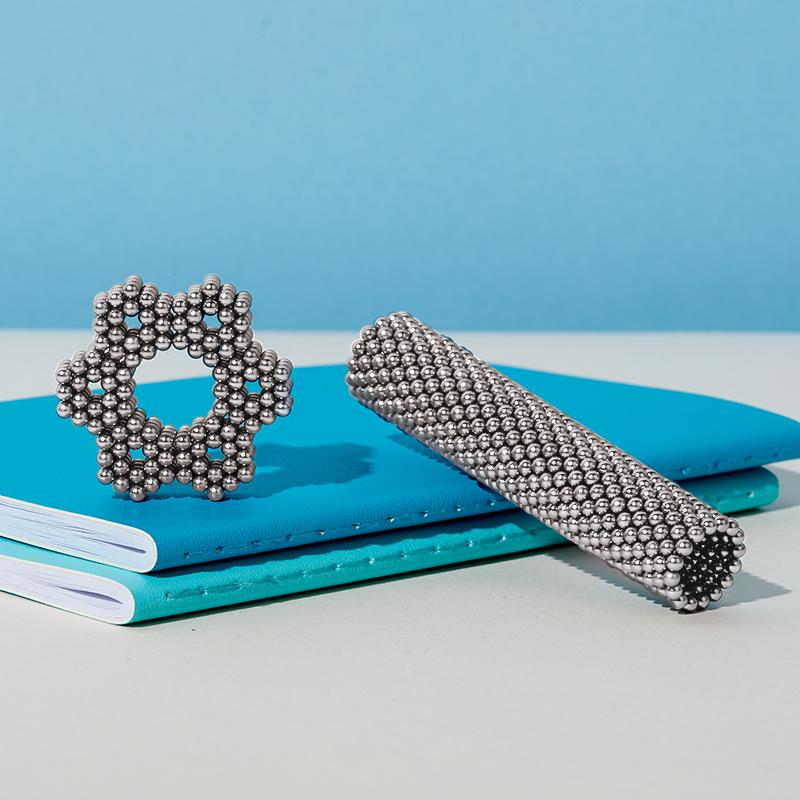 Metallic Speks Magnet Balls