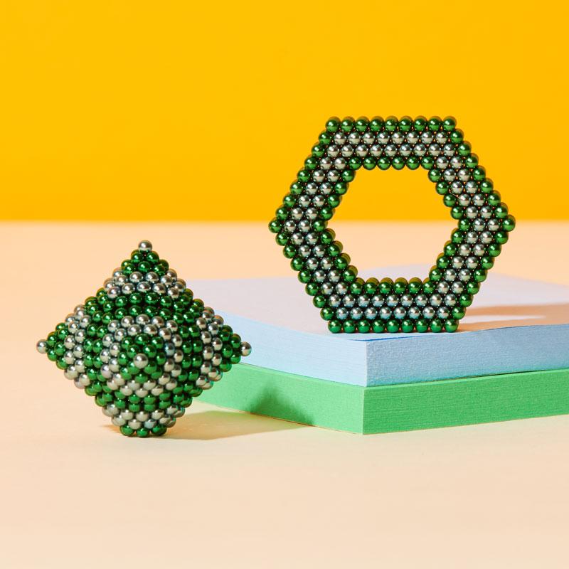 Metallic Speks Magnet Balls